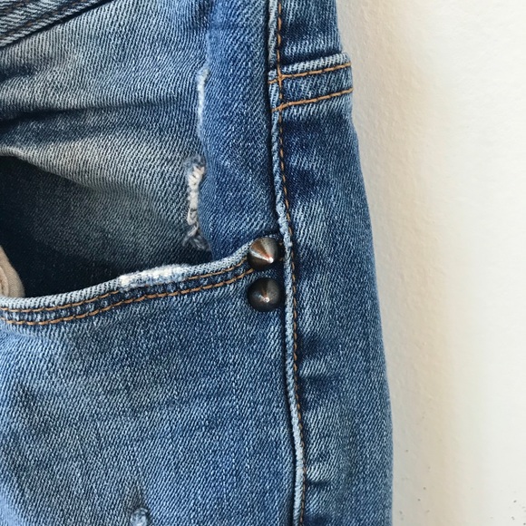 Zara distressed jeans with leopard pocket - Picture 6 of 11